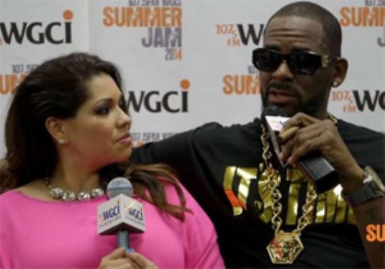 <b>R.Kelly being interviewed by a host of WCGI</b>